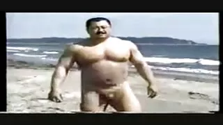 আবলুস মেয়ে একটি সাদা লোক সামনে ছিনতাই এবং তাকে সেক্সি সেক্স ভিডিও একটি ব্লজব দিয়েছেন